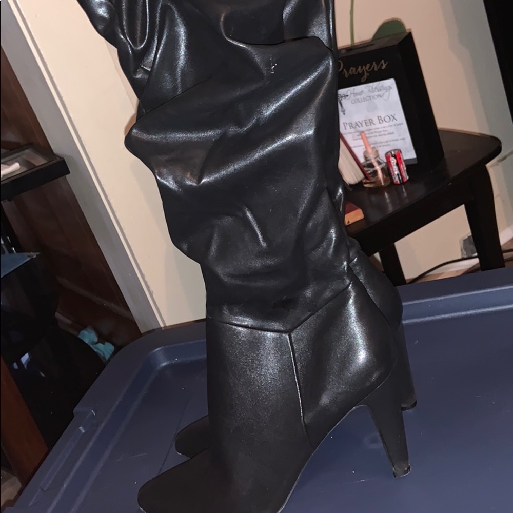 Black Christian sirano size 12 heels